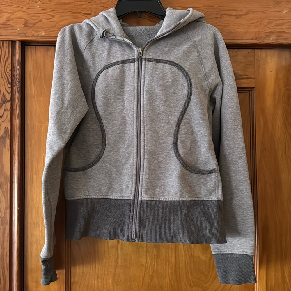 Lululemon jacket used but good condition. Check pictures for measurements.
